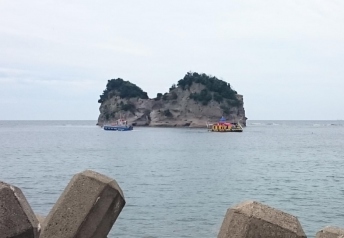 円月島